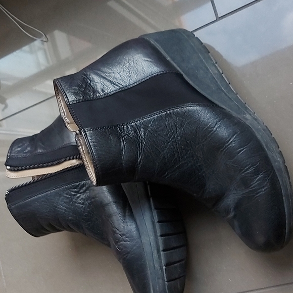 Easy Spirit leather wedge Chelsea boots - Picture 3 of 6